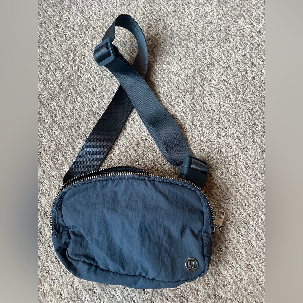Lululemon belt bag